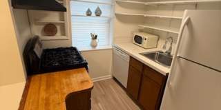*DREAM LOCATION* 6BR Completely Renovated Duplex Gallery 54
