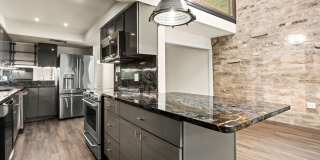 ALAMO HEIGHTS  |  TOWNHOME  |  REMODELED  |  HUGE TERRACE Gallery 24