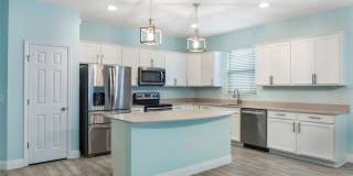 Gorgeous 3/2 in St. Cloud with fence enclosed yard and 3 car garage!  Available Now! Gallery 5