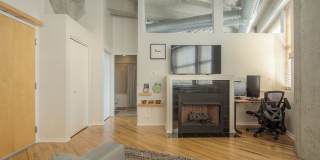 One Bedroom Unit in Wonderful Western Auto Lofts Gallery 6