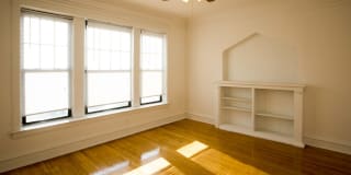 5335-5345 S. Kimbark Ave. Gallery 17