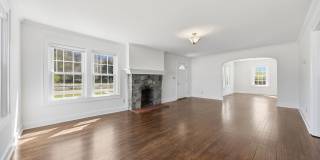 3 bedroom White Oak home available NOW! Gallery 4
