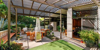 Woodland Hills Mid-Century Modern Retreat Gallery 18