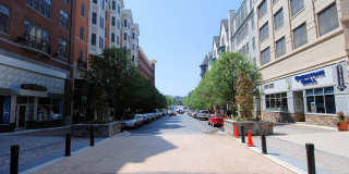 GREAT LOCATION!! Stunning 3BD/3.5BA luxury 4-level townhouse! Gallery 67