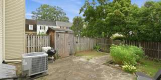 Conveniently located near shopping, dining, parks, and everything Northern Virginia has to offer. Gallery 25