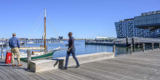 Watermark Seaport Gallery 34