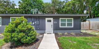 Beautifully Updated 2BR/2BA Duplex in Sorrento Gallery 1