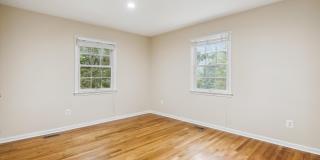 5 BR 4.5 BA home with inground heated pool and extensive hardscape! Gallery 47