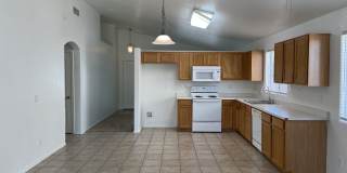 6831 S 33rd Dr Gallery 7