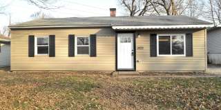 Renovated throughout and Move in ready!   2522 Meadowlane, Granite City Gallery 1