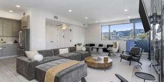 137 North Doheny Drive Gallery 4