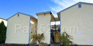 Indoor Cat Friendly Upper Level North Tacoma Apartment Gallery 1