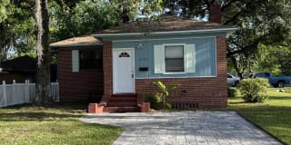 5105 Hollycrest Drive Gallery 1