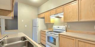 Bothell Condo  -  Pet Friendly! Gallery 1