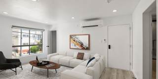 900 W College Street apartments Gallery 21
