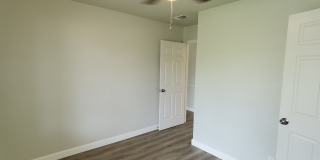 4 Bedroom 2 bath in Valley High Gallery 21