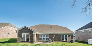 Beautiful 5-Bedroom Home in Brixworth Neighborhood with 2 Community Swimming Pools & Walking Trails Gallery 32
