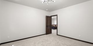1113 S Foss Ave Gallery 31