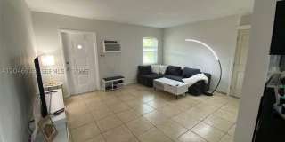 1212 NW 11th Ct Gallery 10