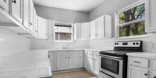 Available Now! Charming 2 Bed / 2 Bath Craftsman Home Near Downtown Waco Available Now! Charming 2 Bed / 2 Bath Craftsman Home Near Downtown Waco Gallery 11