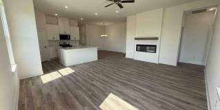 557 Arizona Street Gallery 1