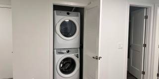 Spacious 2 Bed Townhouses! * BEST KOREATOWN LOCATION * washer & dryer * bidet Gallery 28