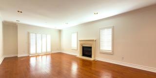 Spacious 3BR Condo with Luxury Finishes in Brentwood! Gallery 5