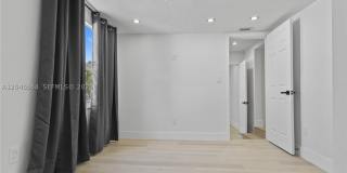 171 W 13th St Gallery 15