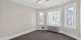 Charming 2BR apartment in Newport Gallery 11