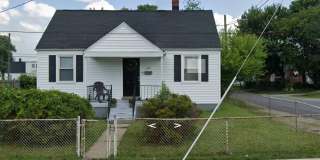 cozy 2-bedroom 1 bath house cozy 2-bedroom 1 bath house Gallery 1