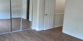 Act Fast! 2 Bedroom Townhome In Columbia Gallery 14