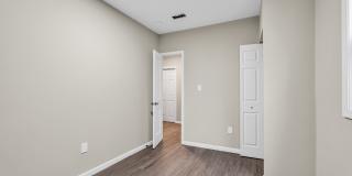 5124 Craig Avenue Gallery 8