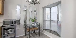Furnished 1x1 North Campus Apartment on Guad Gallery 4