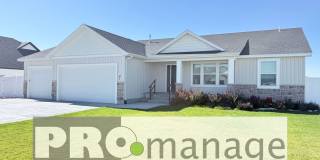 Spacious 6-Bedroom Home on a Quiet Country Lot in Rigby Gallery 1