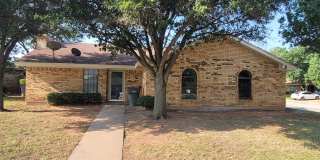1729 Meadowcliff Dr Gallery 1