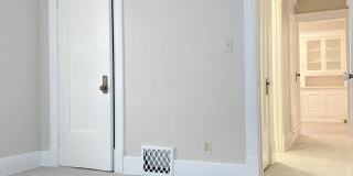 2436 Laurel Avenue Gallery 20