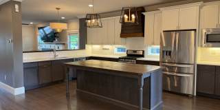 Great cottage house just off Ellington Pkwy-close to downtown! Gallery 4