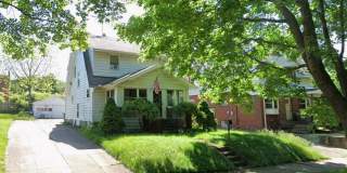 Charming 3-Bedroom Home – Spacious  Updated Gallery 1