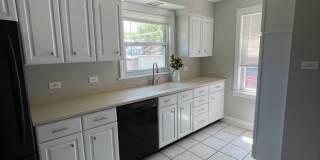 325 Columbia Avenue Gallery 7