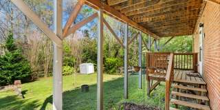 Beautiful apartment less than 1 mile from Brightleaf Square! Utilities Included! Gallery 17