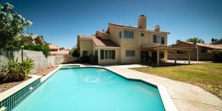 Big Pool Home/Huge Lot/3 car garage/Pets Welcome Gallery 31