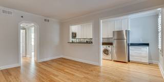 Comfy Condo in Old Town North Alexandria Gallery 7
