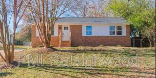 2204 Emerson Place Gallery 1