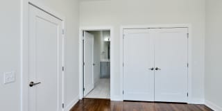 5139 North Broadway - 304 Gallery 4