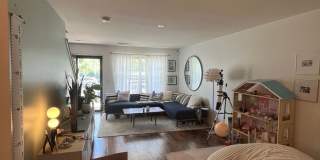 Townhome in Villages of Riverwood, Upgrades include Granite, Hdwd Floors, 1 Car Garage, Community Pool and Fitness Townhome in Villages of Riverwood, Upgrades include Granite, Hdwd Floors, 1 Car Garage, Community Pool and Fitness Gallery 9