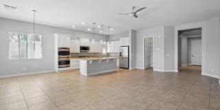 4 Bedroom + Den Single Family in Peoria Gallery 10