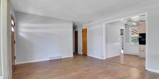 Charming 2 Bedroom Home in Normal Gallery 8
