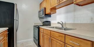 1 Bed 1 Bath Unit with Central Air Pet Friendly with Washer Dryer Hook Ups in Unit Section 8 Welcome Gallery 4