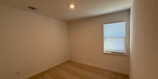Luxurious and Spacious 4 Bedroom Home in Mustang School District Gallery 15