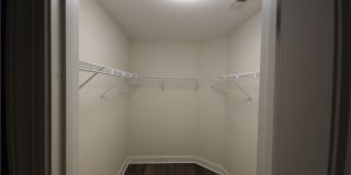 2510 Chestnut Street Gallery 28